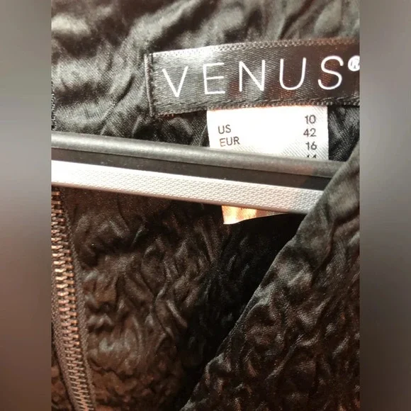 Black Top - Picture 10 of 16